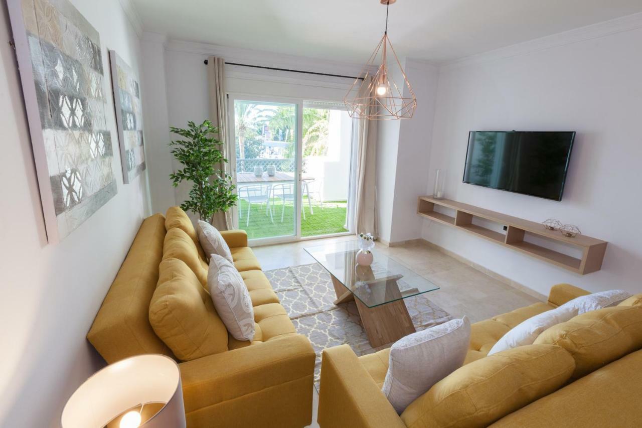 Vacation Marbella: Contemporary Central Apartment with Pool & Marina Proximity Exterior photo